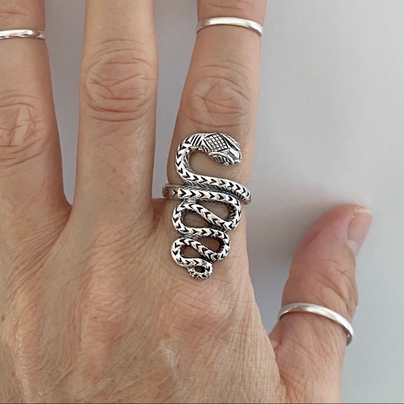 Sterling Silver Long Heavy Snake Ring, Cobra Snake Ring, Reptile Rings - Picture 10 of 12